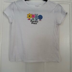 White Old Navy baby tee with multi-coloured design #y2k #hippie
Sz small